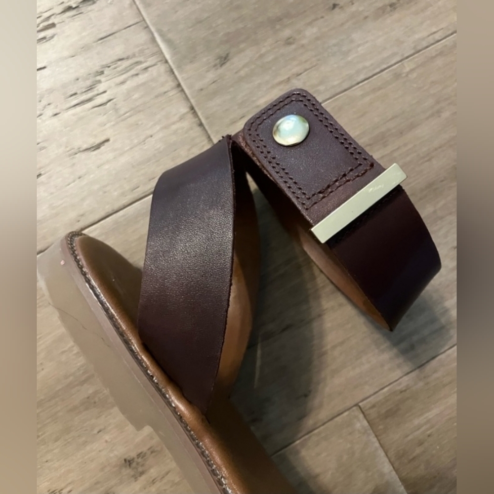 Like new leather Franco Sarto women’s sandals! Size 9 - Picture 3 of 4